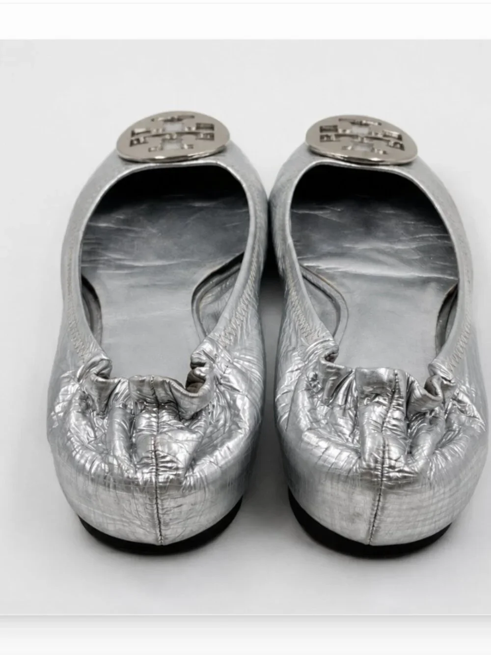 Tory Burch Silver Leather Reva Ballet Flats Medallion Shoes Size 8.5 M Authentic